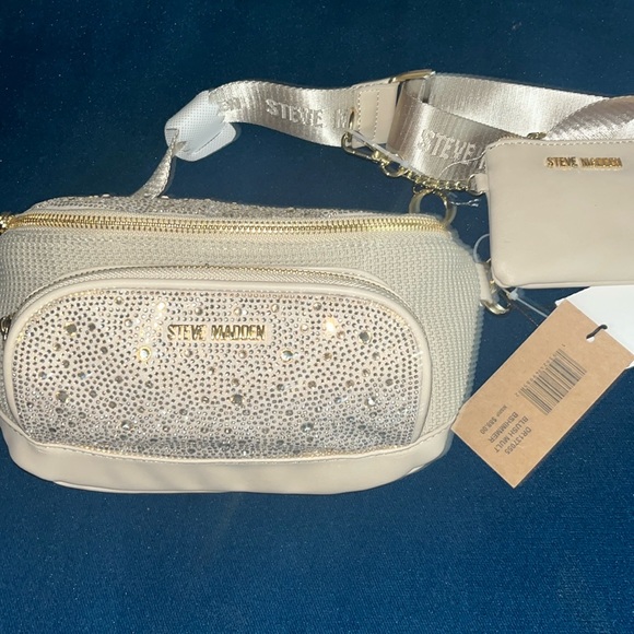 Steve Madden Crossbody Handbag - Picture 2 of 4